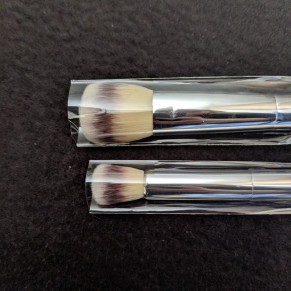 New IT Cosmetics Brushes & NIB Confidence in a Cream Moisturizer Bundle - Picture 3 of 4